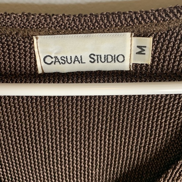 Casual Studio Brown nylon mesh like 3/4 sleeve Top, size Medium, good condition - Picture 2 of 6